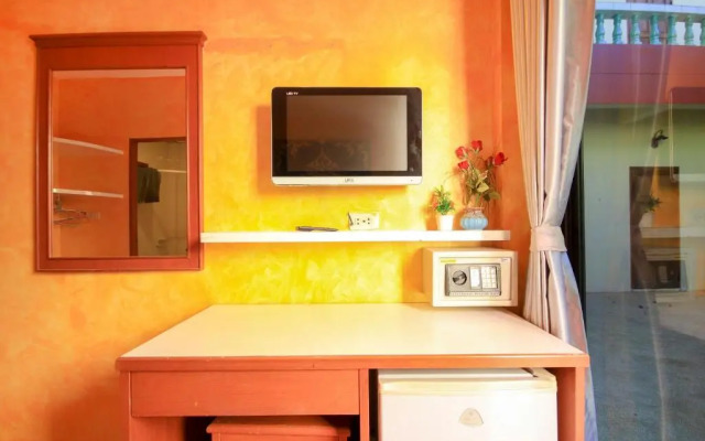 Ban Elephant Blanc Apartment