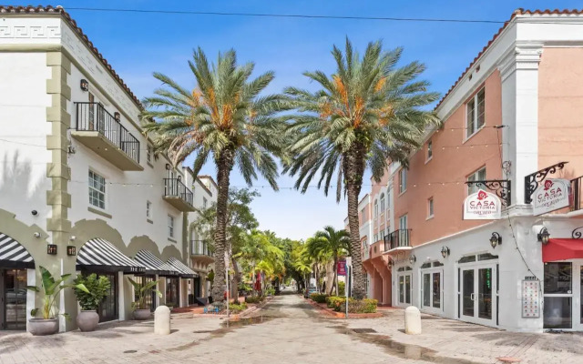Kasa El Paseo Miami Beach