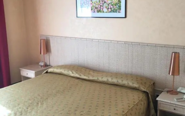 Отель Serravalle Golf