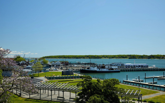 The Harbor Front Inn