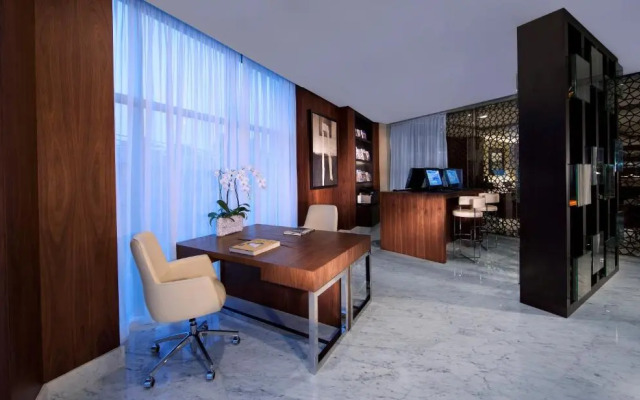 Pullman Dubai Creek City Centre Hotel