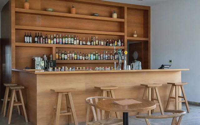 Amphora Hotel & Suites