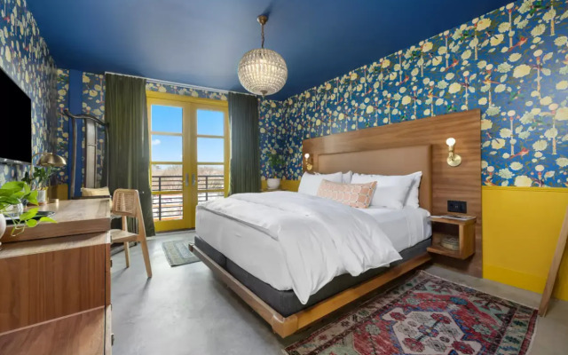 The Frances Modern Inn