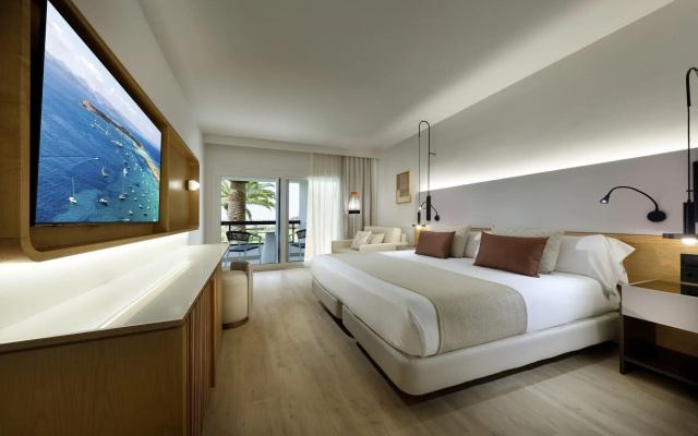 Курортный отель Grand Palladium White Island and Spa - All Inclusive