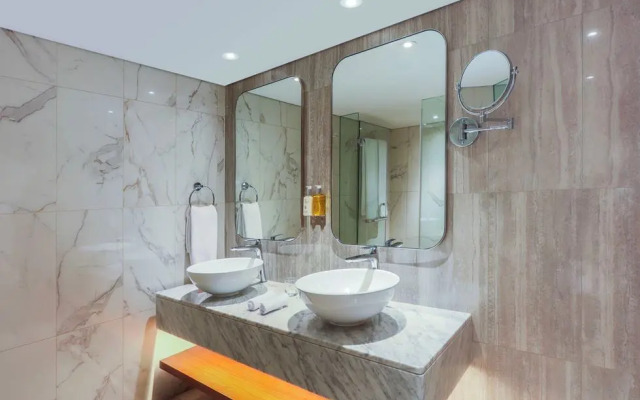 Queen Elizabeth 2 Hotel by Accor