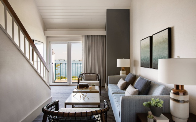 Newport Harbor Island Resort