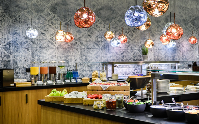 Courtyard by Marriott Warsaw Airport