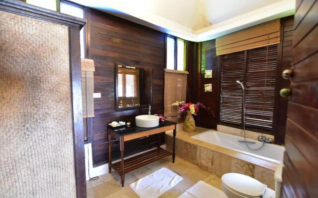 Koh Ngai Thanya Beach Resort Hotel