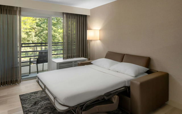 AC Hotel by Marriott Portland Lake Oswego