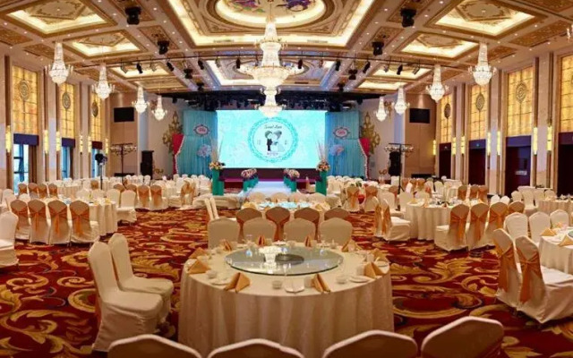 Dongfang Hotel