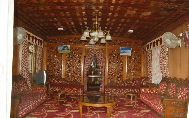 Aristotle Houseboat