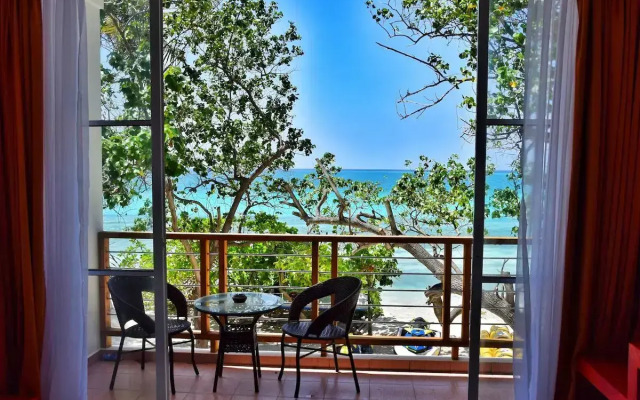 Athiri Beach Maldives