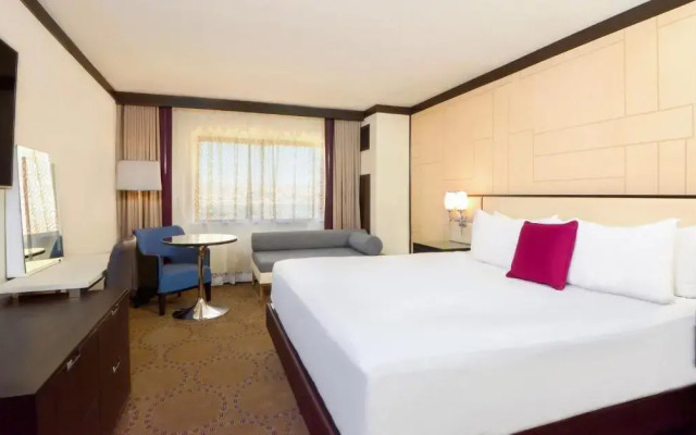 Harrah's Laughlin Beach Resort & Casino