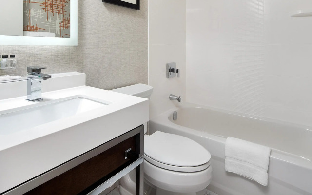 Crowne Plaza Toronto Airport by IHG