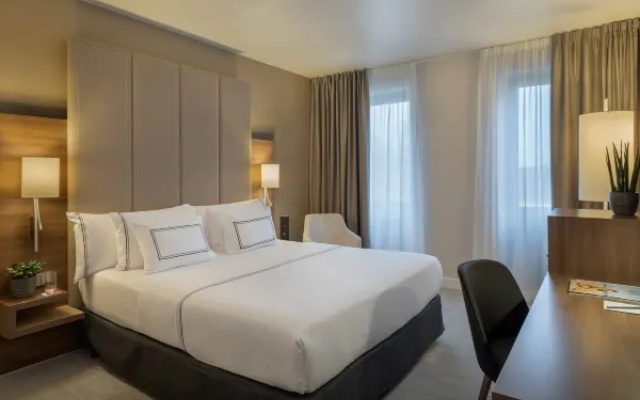The Level Double room (full double bed) (bed type is subject to availability)