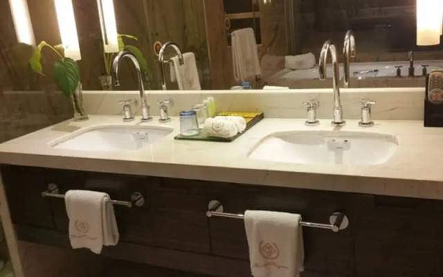 King Royal Hotel Yunfu