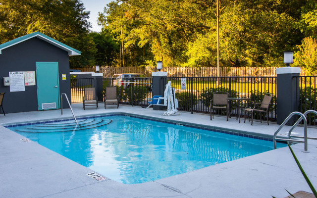 Best Western Plus Blue Angel Inn