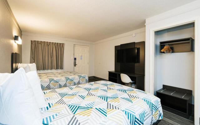 Motel 6 Baytown, TX - Garth Rd