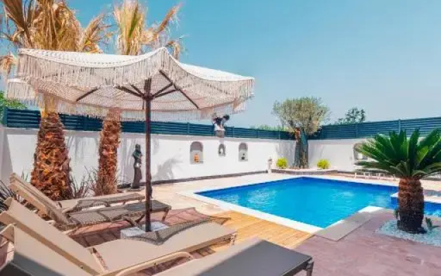 Sapanca Goldibi Suit Bungalov