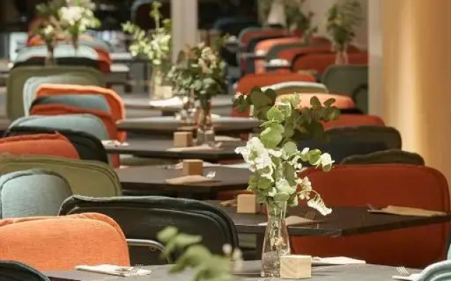 The Hotel Regina