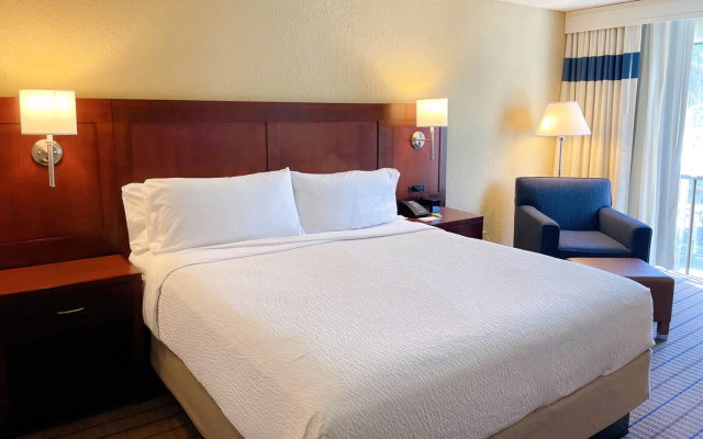 Marin Hilltop Hotel