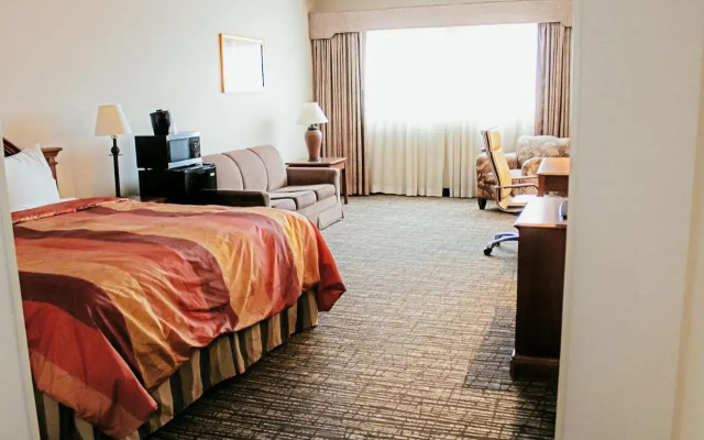 Hotel Topeka at City Center