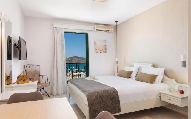 Caldera Beach Hotel