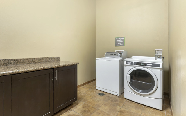 Best Western Plus Texoma Hotel & Suites