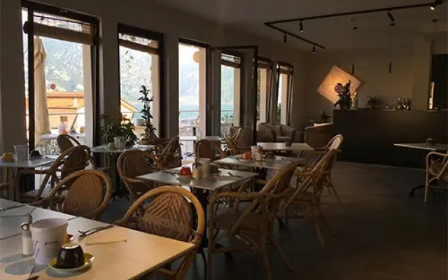 Hotel Peler