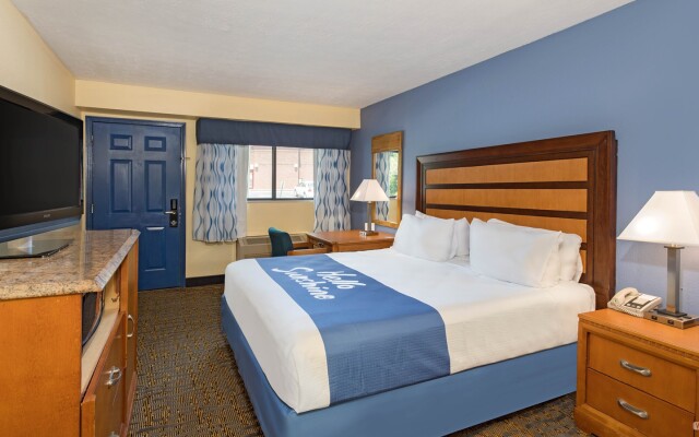 Отель Days Inn by Wyndham Renfro Valley Mount Vernon