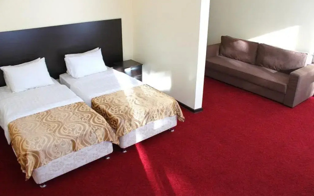 Atelika Crocus Hotel