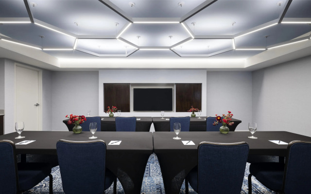 Graduate by Hilton Dallas