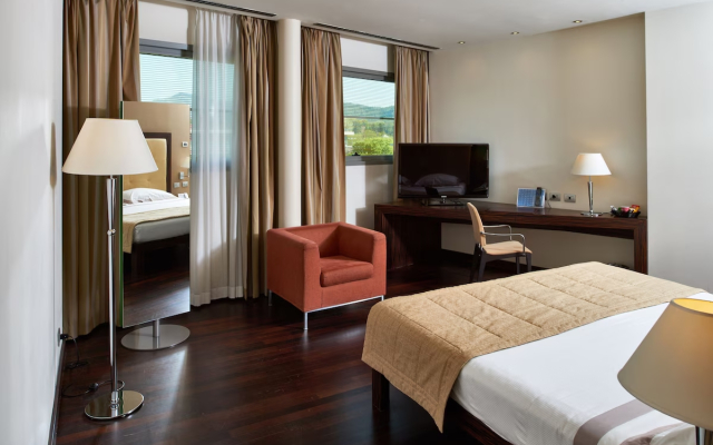 Cruise Hotel
