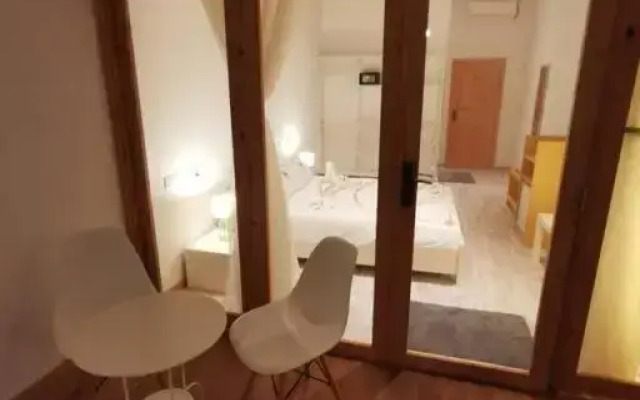 Origami Inn Himandhoo