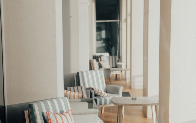 Millennium Lakeview Hotel
