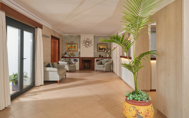 Hotel Playa Mondrago