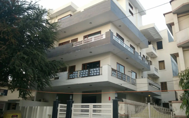 Itsy Hotels Swastika Inn Sector 26