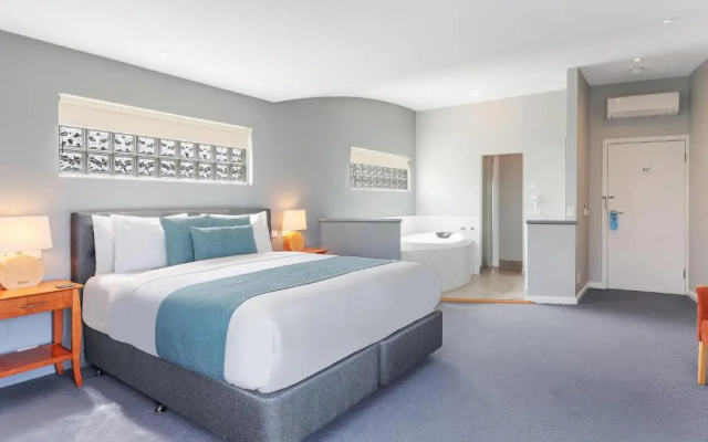 Waves Luxury Suites