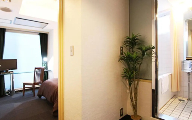 Livemax Budget Korakuen Hotel