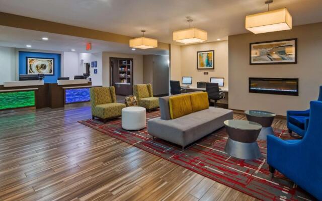 Best Western Plus Mansfield Inn & Suites
