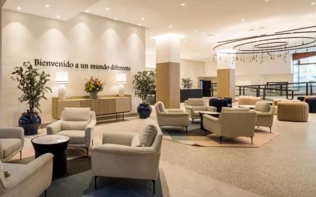 Отель Ilunion Les Corts Spa