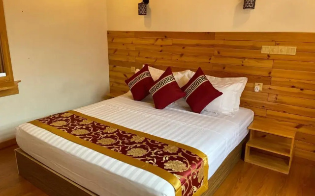 New Breeze Thoddoo Inn