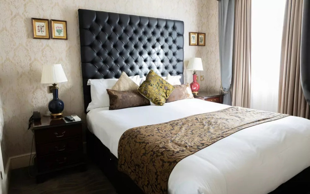 The Leonard Hotel