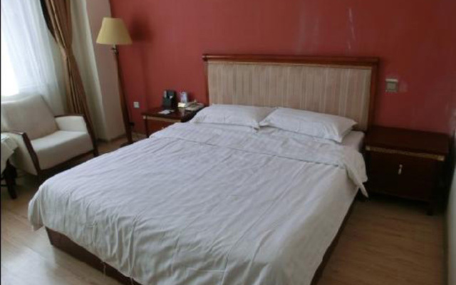 HanTing Hotel (Baotou Minzu East Road)