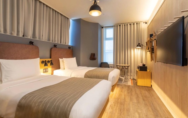 Moxy Sleeper Twin room (트윈 침대 2개) 사진 1