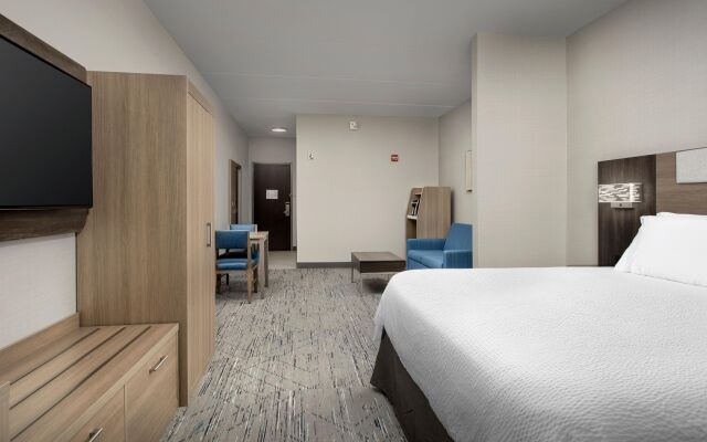 Holiday Inn Express & Suites Knoxville-Clinton by IHG