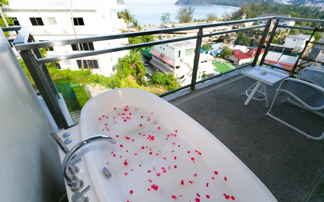 Sugar Palm Grand Hillside