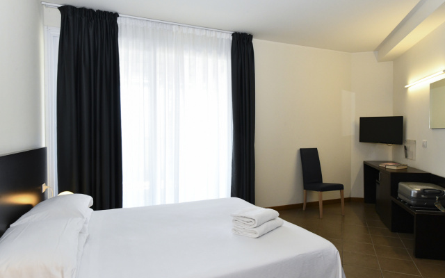 Double room with balcony (full double bed)