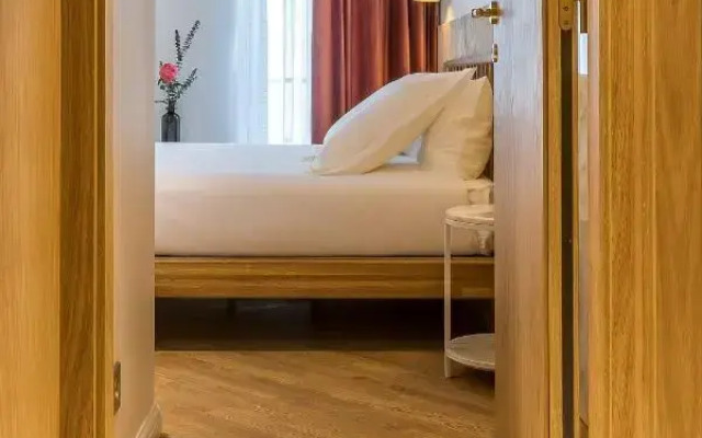 Rose Bourbon Hotel