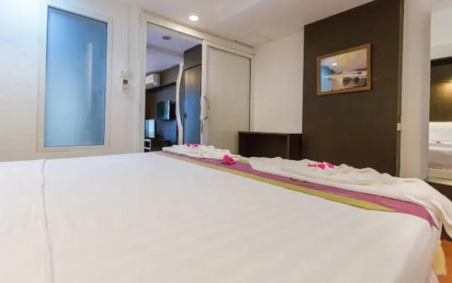 Porterhouse Beach Hotel